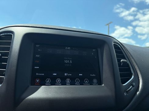 Used 2018 Jeep Compass Latitude w/ Popular Equipment Group AWD/4WD image 10