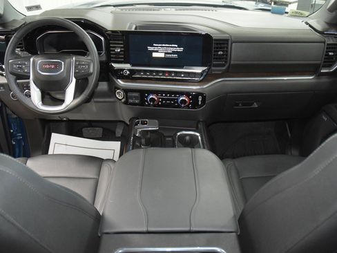 Used 2024 GMC Sierra 1500 SLT w/ SLT Premium Plus Package image 28