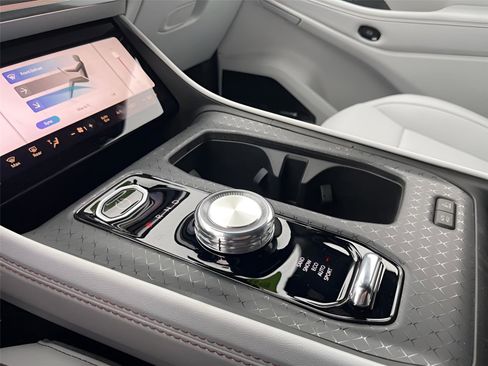 Used 2025 Jeep Wagoneer S Limited image 16