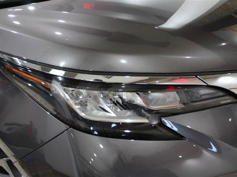 Used 2023 Toyota Sienna LE w/ LE Plus Package FWD image 10