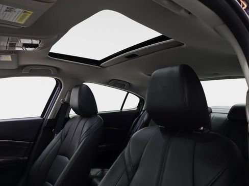 Used 2018 MAZDA MAZDA3 Touring FWD image 29