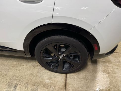 Certified 2025 Buick Envision Sport Touring image 9