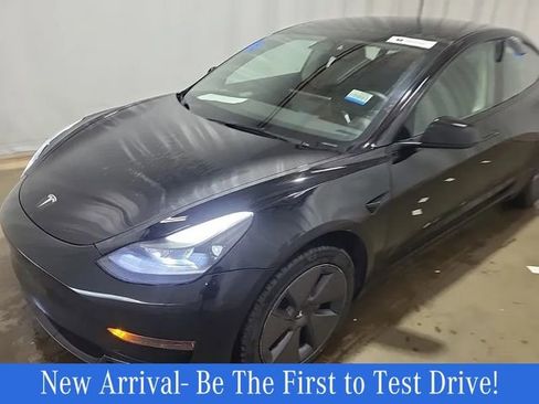 Used 2023 Tesla Model 3 Standard Range RWD image 1