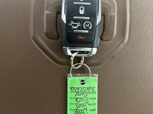 Used 2019 RAM 1500 Laramie image 31