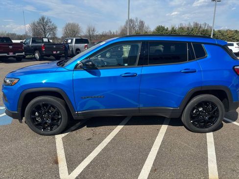 New 2025 Jeep Compass Latitude w/ Convenience Group AWD/4WD image 6