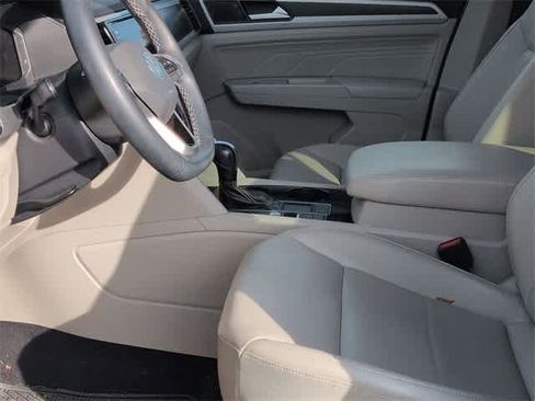 Used 2022 Volkswagen Atlas SE image 16