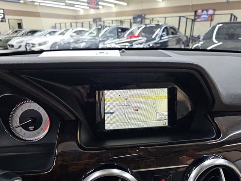 Used 2014 Mercedes-Benz GLK 350 4MATIC image 33