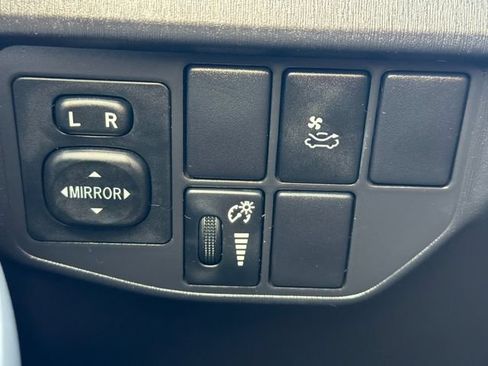 Used 2013 Toyota Prius Three w/ Solar Roof Pkg FWD image 26