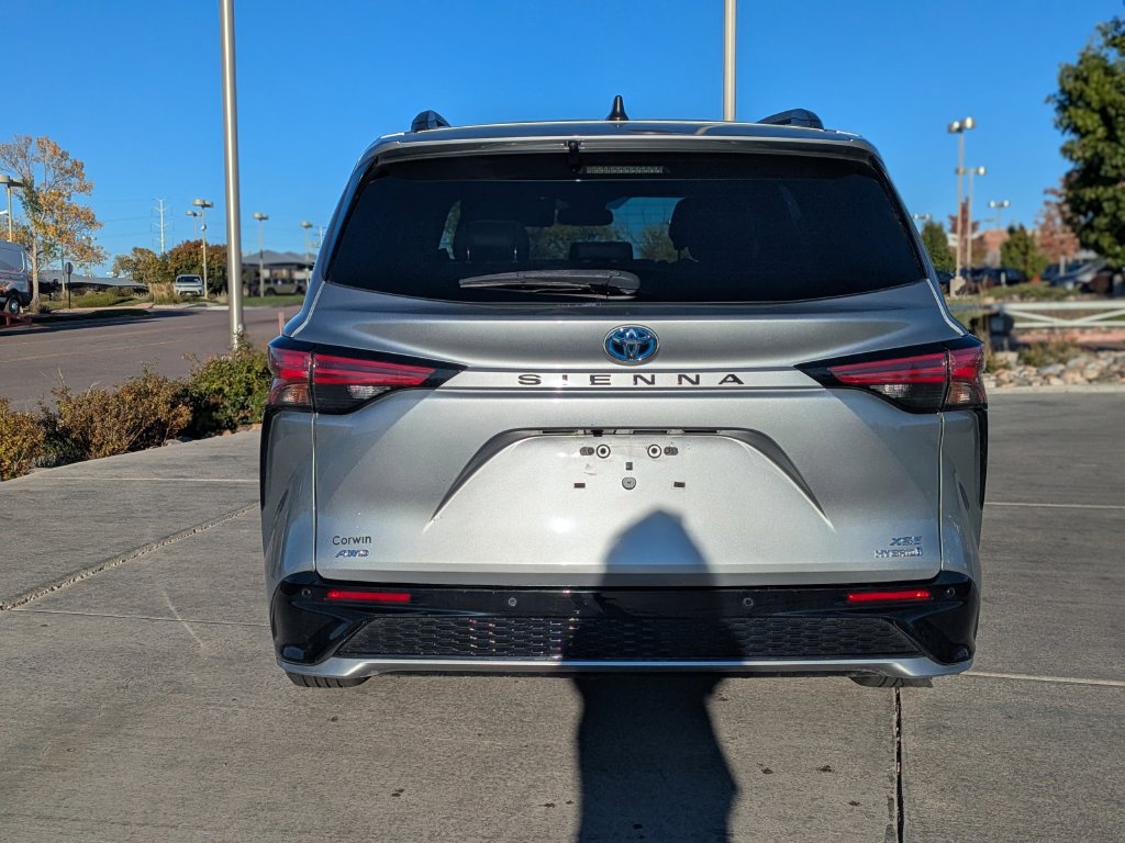 Used 2023 Toyota Sienna XSE w/ XSE Plus Package AWD/4WD image 7