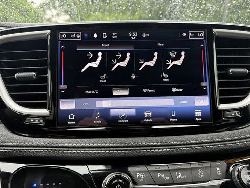 Used 2023 Chrysler Pacifica Touring-L AWD/4WD image 19