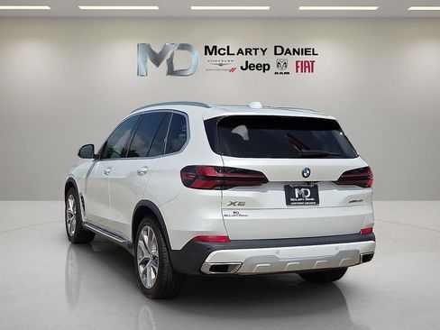 Used 2024 BMW X5 xDrive40i w/ Premium Package AWD/4WD image 4