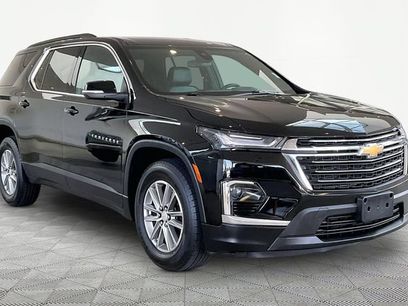 Used 2023 Chevrolet Traverse LT
