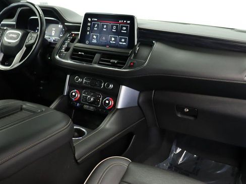 Used 2023 GMC Yukon SLT AWD/4WD image 30