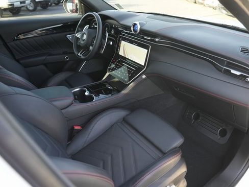 Used 2023 Maserati Grecale Modena image 18