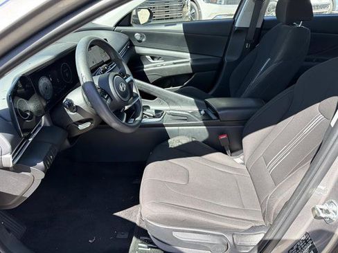 Used 2024 Hyundai Elantra SEL FWD image 10