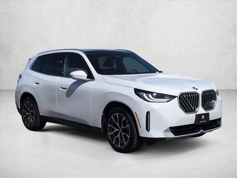 Used 2025 BMW X3 xDrive30i w/ Convenience Package image 3