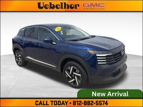 Used 2025 Nissan Kicks SV FWD image 4