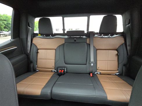 New 2026 Chevrolet Silverado 1500 High Country w/ Technology Package AWD/4WD image 26