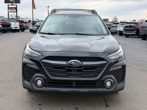 Used 2024 Subaru Outback Premium AWD/4WD image 3