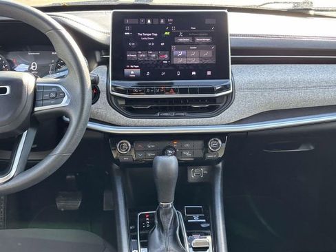 Used 2023 Jeep Compass Sport image 23