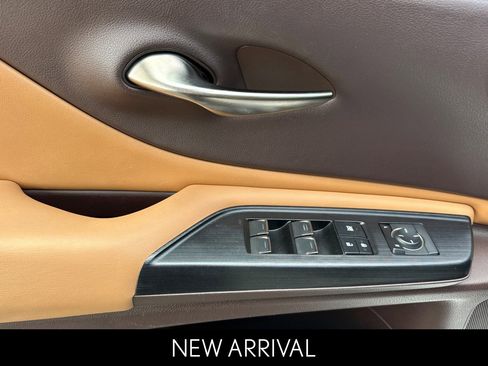 Certified 2021 Lexus ES 300h image 12