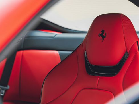 Used 2019 Ferrari Portofino RWD image 40