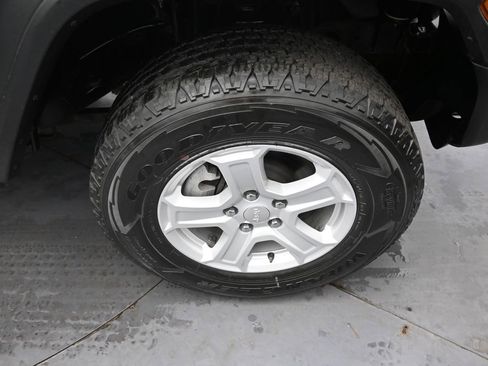 Used 2020 Jeep Wrangler Sport image 27