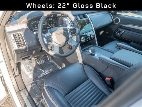 Certified 2024 Land Rover Discovery Dynamic SE image 12
