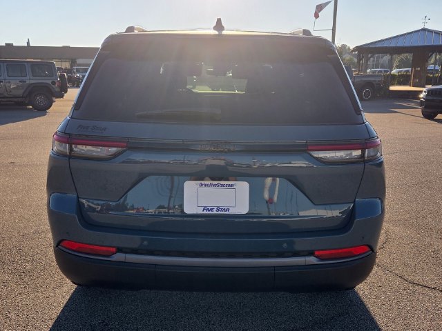 New 2027 Jeep Grand Cherokee Limited RWD image 10