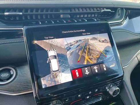 Used 2022 Jeep Grand Cherokee Overland w/ Adv Protech Group III image 25