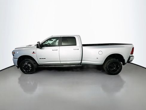 New 2026 RAM 3500 Laramie AWD/4WD image 4