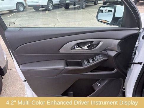 Used 2023 Chevrolet Traverse LT image 21