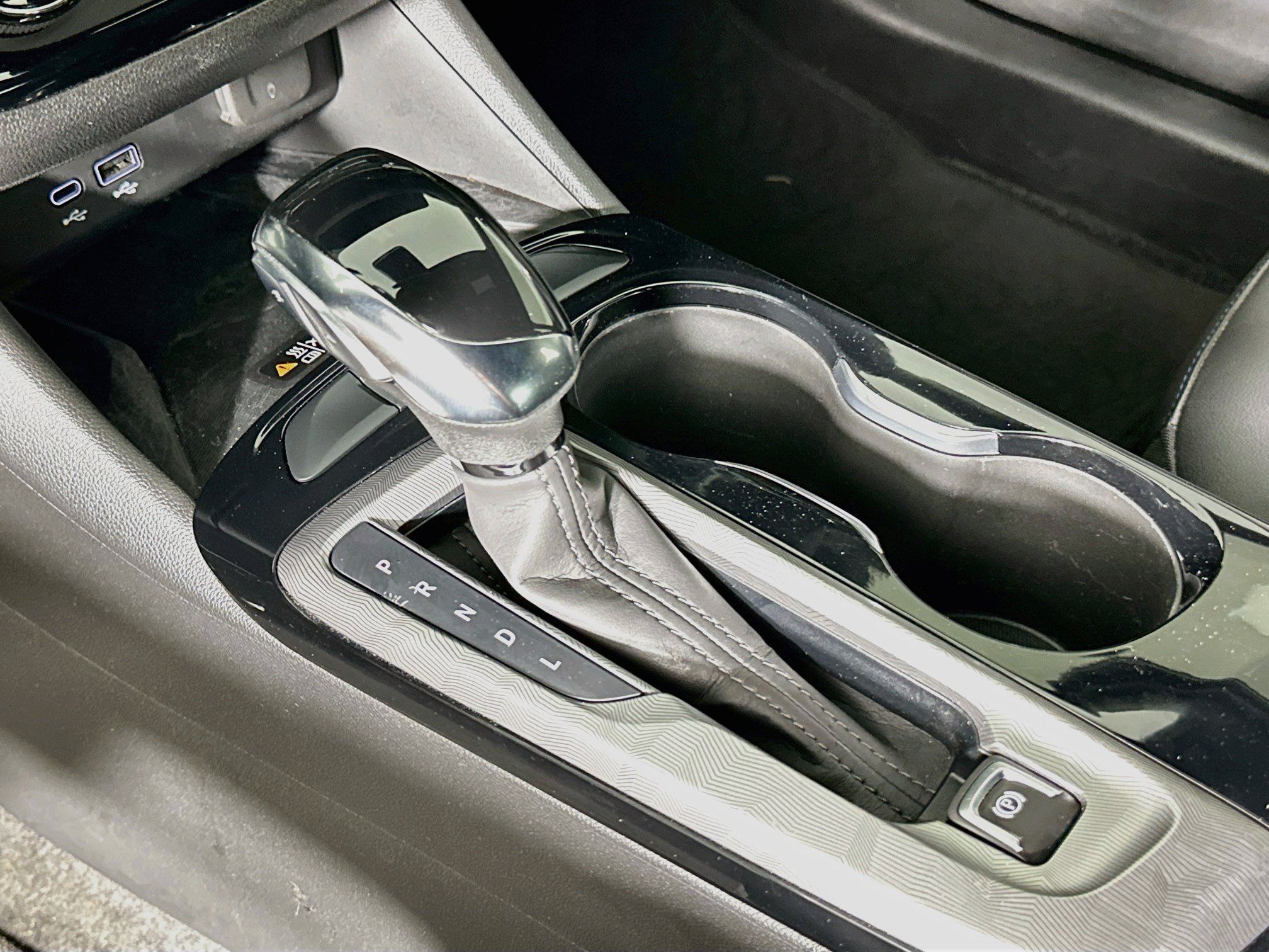 Used 2024 Buick Envista Sport Touring w/ Convenience II Package FWD image 24