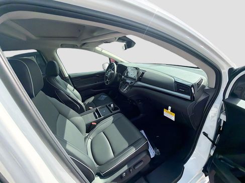 New 2026 Honda Odyssey Touring image 25