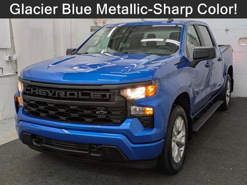 Used 2023 Chevrolet Silverado 1500 Custom image 1