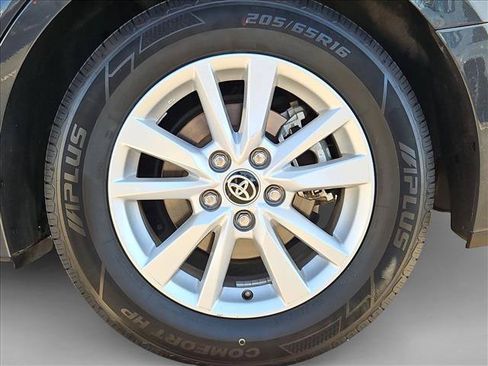 Used 2025 Toyota Camry LE FWD image 29