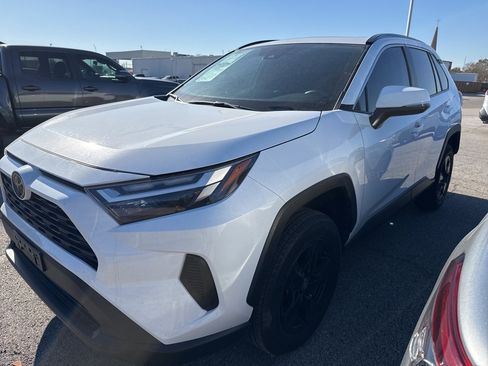 Used 2023 Toyota RAV4 XLE image 1