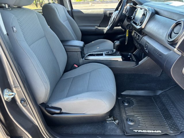 Used 2020 Toyota Tacoma SR5 RWD image 11