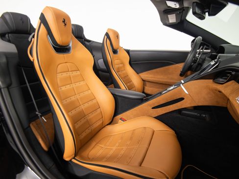 Certified 2024 Ferrari Roma Spider image 16