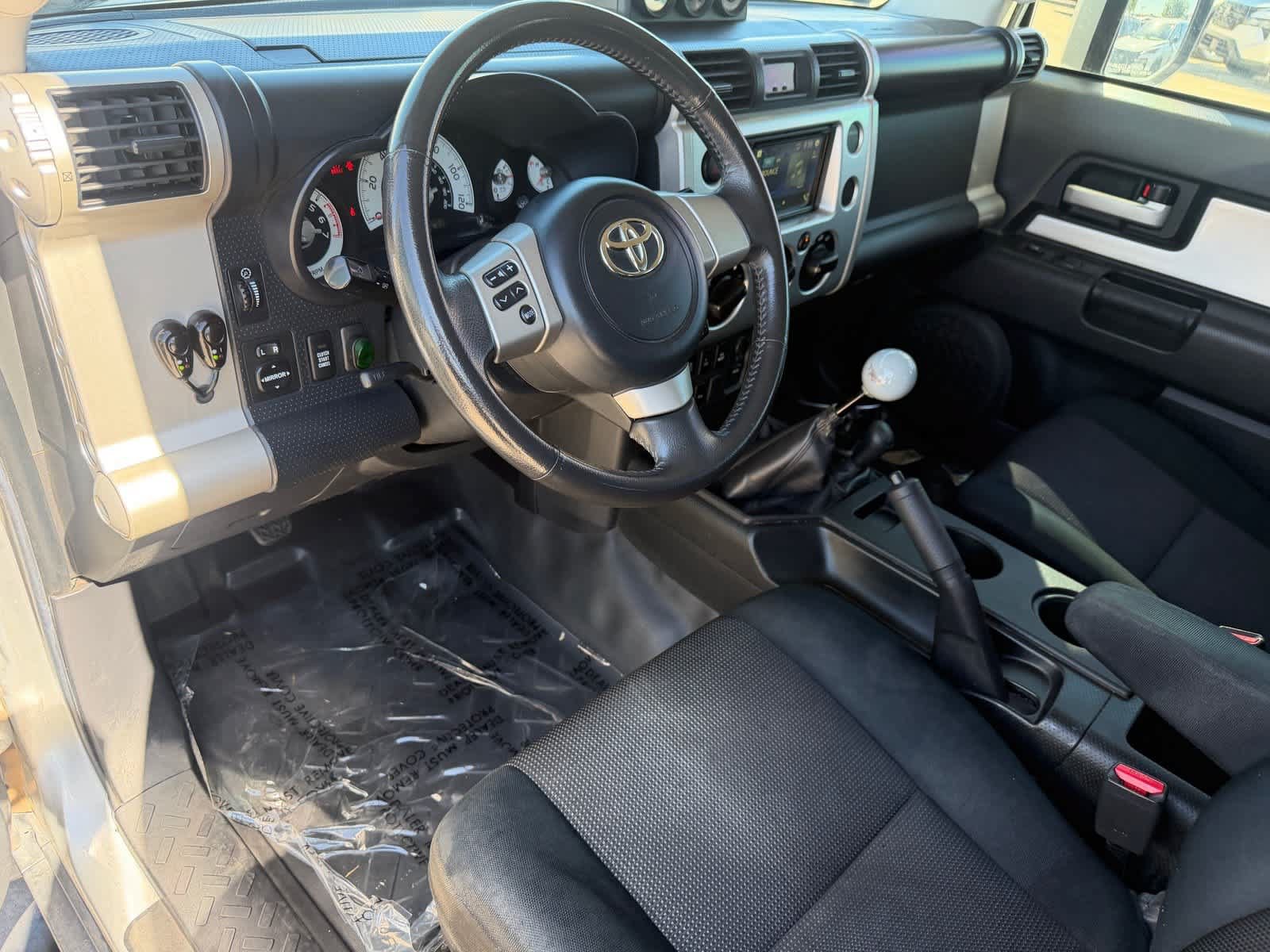Used 2007 Toyota FJ Cruiser 4WD w/ Upgrade Pkg 2 image 2