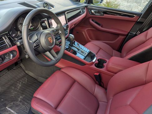 New 2026 Porsche Macan S image 4