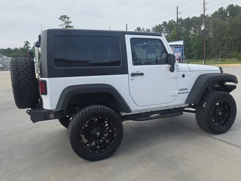 Used 2016 Jeep Wrangler Sport w/ Quick Order Package 24S AWD/4WD image 18