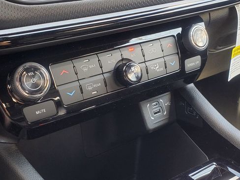 New 2026 Jeep Compass Trailhawk AWD/4WD image 18