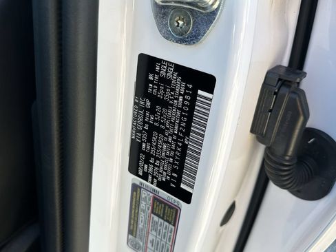Certified 2022 Kia Sorento SX FWD image 39
