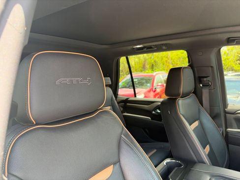 Used 2023 GMC Yukon AT4 w/ Technology Package AWD/4WD image 10