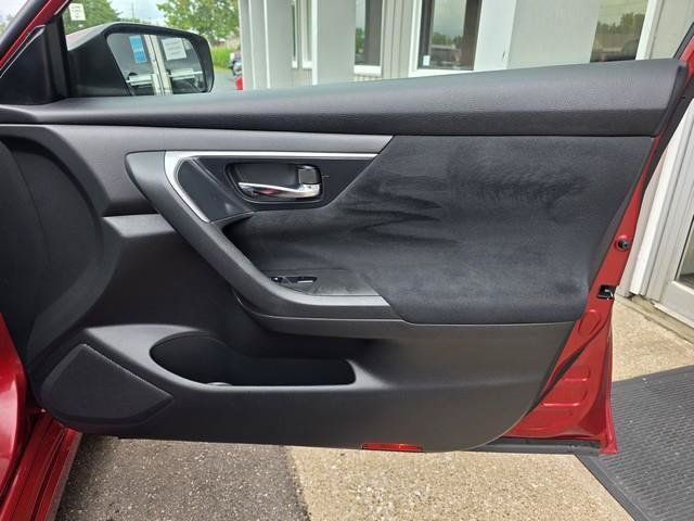 Used 2014 Nissan Altima 2.5 SV FWD image 28