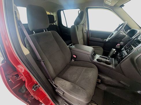 Used 2009 Ford Explorer Sport Trac XLT AWD/4WD image 15