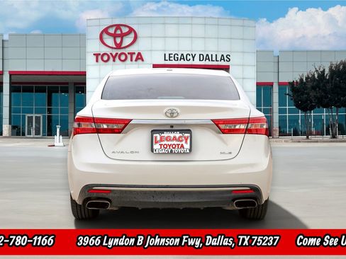Used 2017 Toyota Avalon XLE w/ Carpet Mat Package FWD image 9