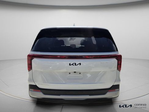 Certified 2025 Kia Carnival FWD image 6