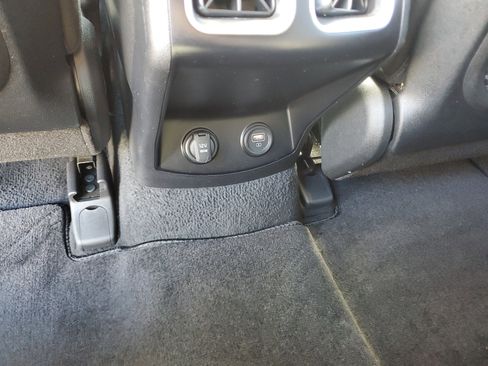 Certified 2023 Kia Sorento LX image 17